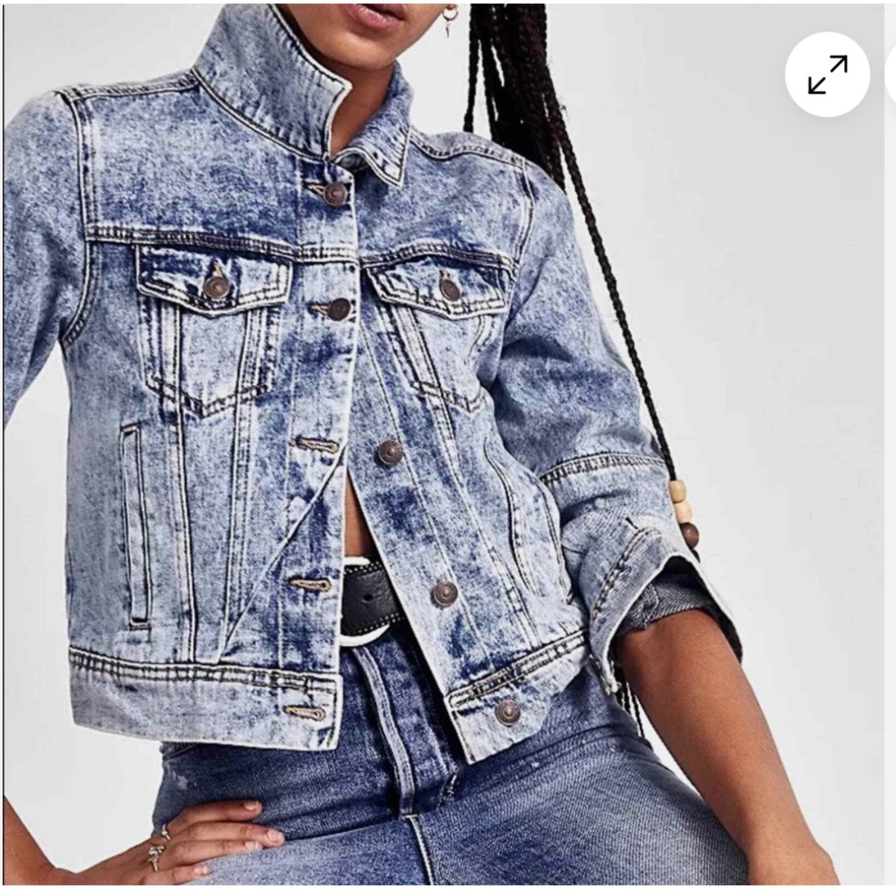 FREE PEOPLE We The Free Rumors Acid-Washed Denim Jacket EUC/sz L